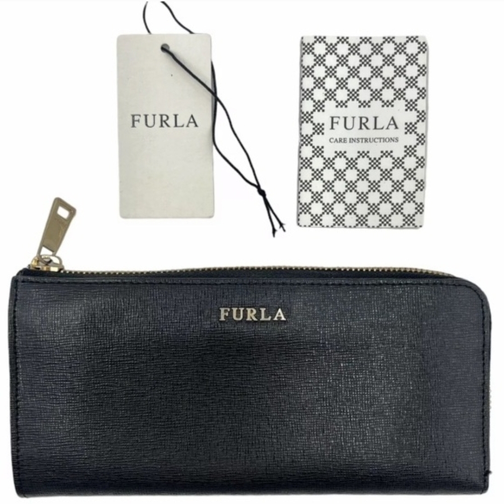 NWT. Furla Black Leather "L" Zipper Wallet